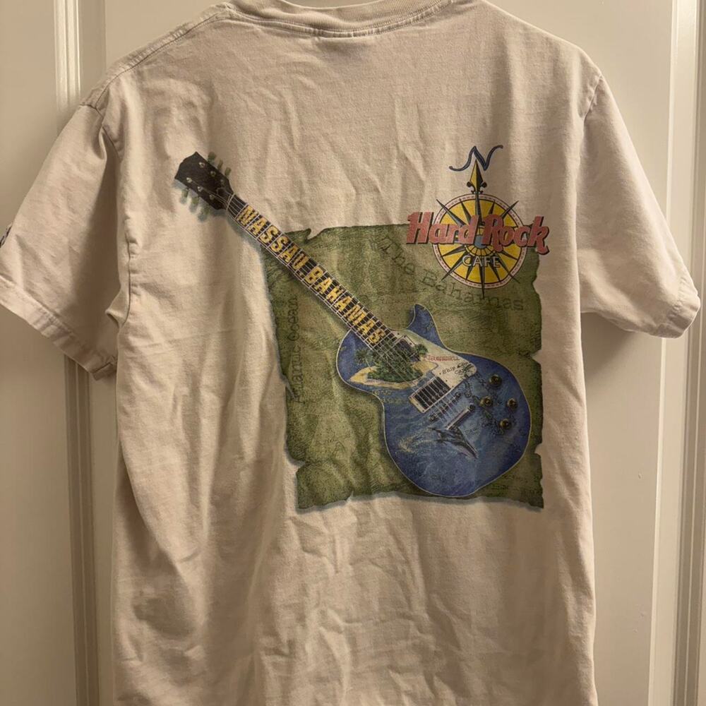 Vintage Hard Rock Cafe Tee White Medium HEAVY TEE Bahamas